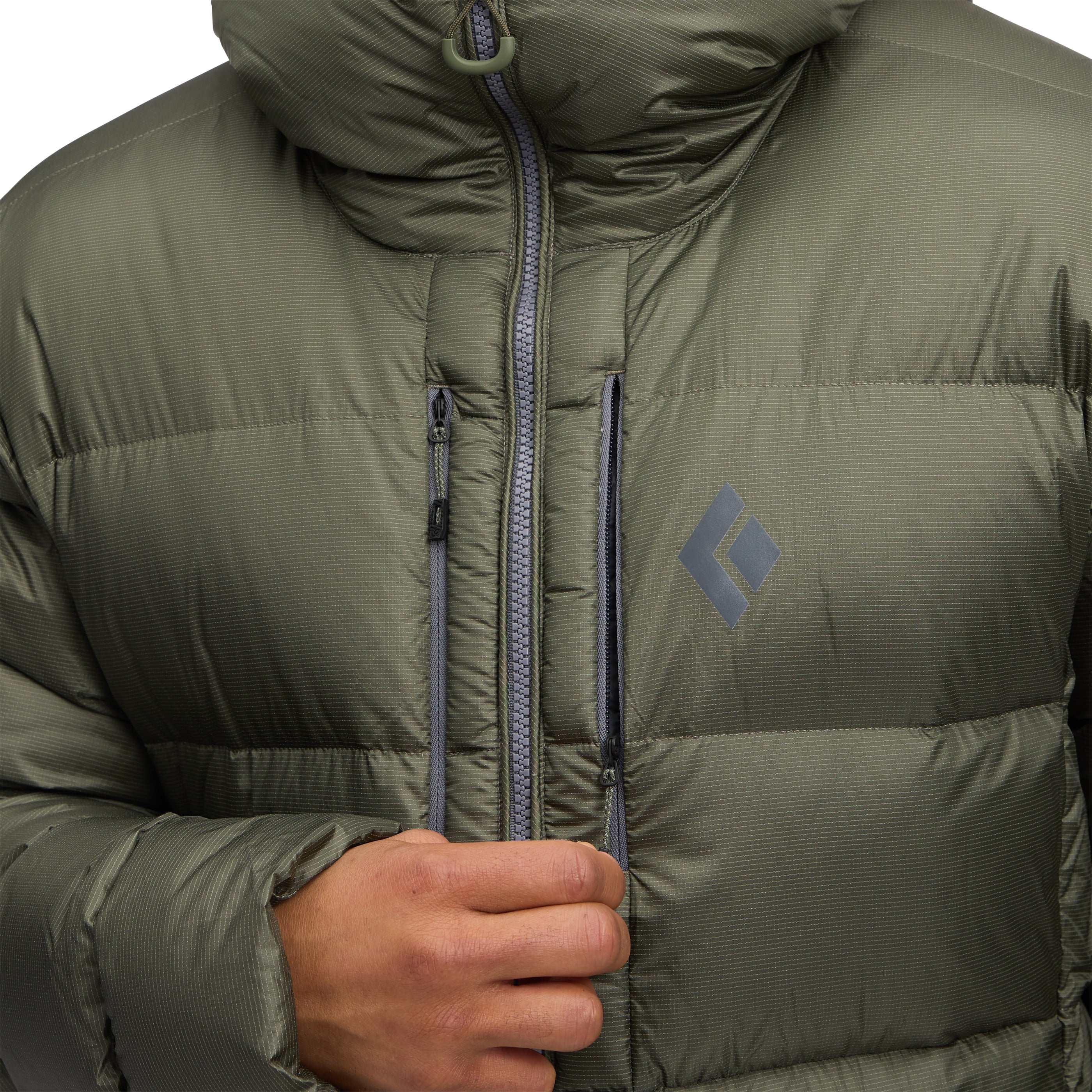 Tundra ~ Model Height 5' 11" | Chest 40" | Waist 33" | Size Medium/32