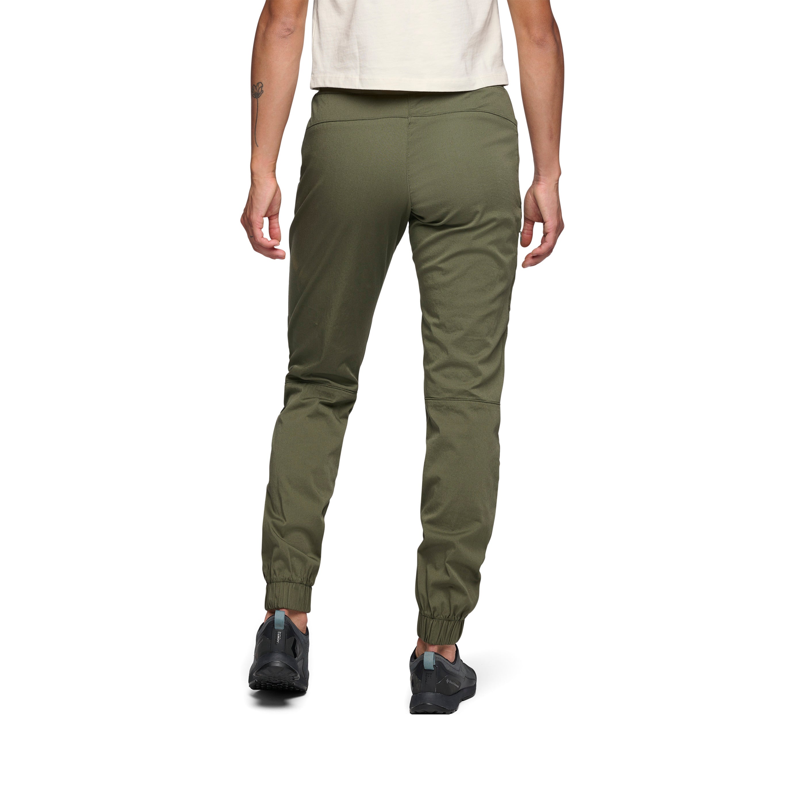 Tundra ~ Model Height 5' 6" | Waist 28" | Size Small/6