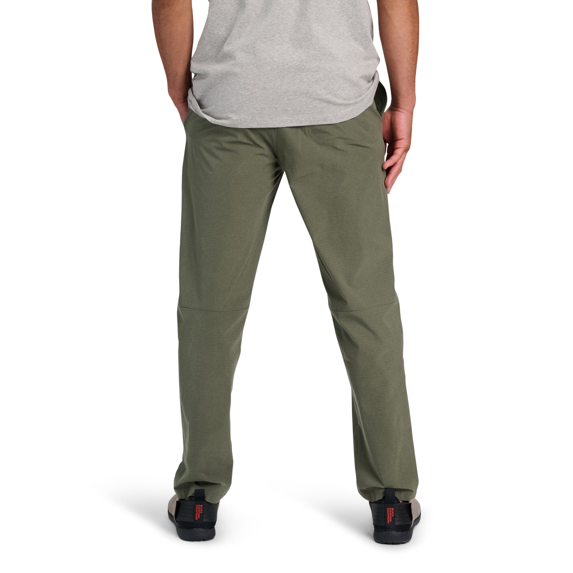 Tundra ~ Model Height 5' 11" | Waist 33" | Size Medium/32